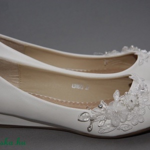 Menyasszonyi lapos cipő,egyedi díszítéssel,fehér 37-es -  - Meska.hu