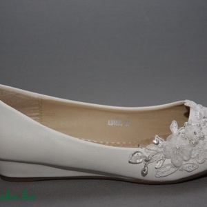 Menyasszonyi lapos cipő,egyedi díszítéssel,fehér 37-es -  - Meska.hu