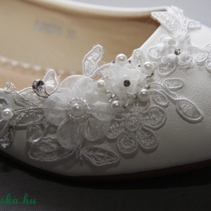 Menyasszonyi lapos cipő,egyedi díszítéssel,fehér 37-es -  - Meska.hu