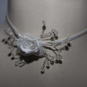 Menyasszonyi nyaklánc,ékszer,kis rózsa kristályokkal,fehér - esküvő - ékszer - nyaklánc - Meska.hu