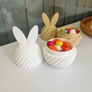 Nyuszifüles húsvéti tojás doboz � édesség és ajándéktartó - ünnepi díszek, dekorációk - húsvéti díszek és dekorációk - húsvéti sütikiszúró - Meska.hu