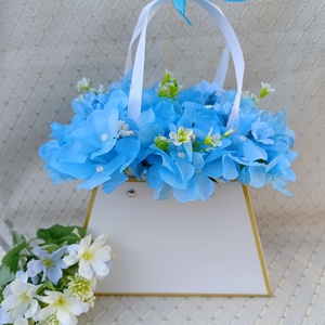 Virágos táska , Otthon & Életmód, Virágdekoráció, Virágdíszek, Asztali virágdísz, Virágkötés, MESKA