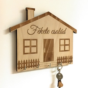 Ház formájú fali kulcstartó egyedi felirattal, egyedi gravírozás, Otthon & Életmód, Dekoráció, Fali és függő dekoráció, Fali kulcstartó, Famegmunkálás, Gravírozás, pirográfia, MESKA