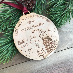 Első közös otthon karácsonyfadísz egyedi gravírozással, tömör cseresznyefából , Karácsony, Karácsonyi lakásdekoráció, Karácsonyfadíszek, Famegmunkálás, Gravírozás, pirográfia, MESKA