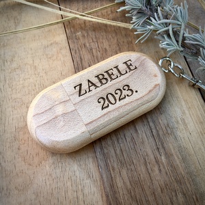Gravírozott fa pendrive 8GB - otthon & életmód - papír, írószer - ajándékozás kellékei - ajándékkísérő - Meska.hu