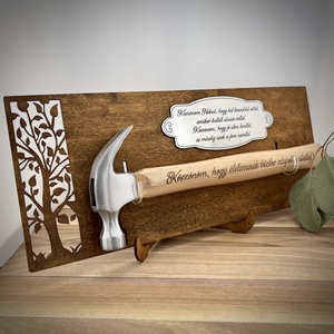 Szülőköszöntő ajándék - gravírozott nyelű kalapács díszes fatáblával, Esküvő, Emlék & Ajándék, Szülőköszöntő ajándék, Gravírozás, pirográfia, MESKA