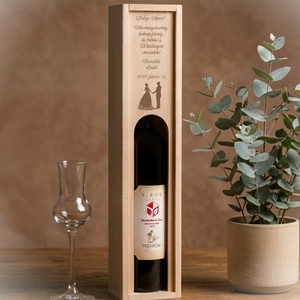 Esküvői köszönő ajándék, szülőköszöntő pálinkás, italos fadoboz gravírozott fedéllel - Meska.hu