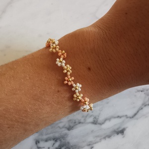 Cikkcakk virágos karkötő  - ékszer - karkötő - gyöngyös karkötő - Meska.hu