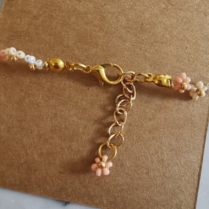 Cikkcakk virágos karkötő  - ékszer - karkötő - gyöngyös karkötő - Meska.hu