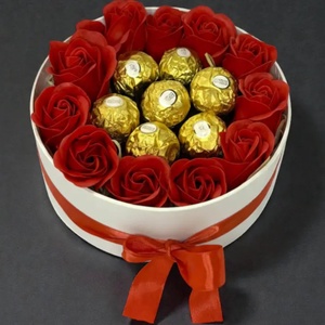 Szappan rózsa box ferreroval - Meska.hu