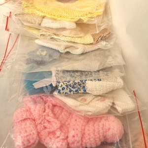 Zsuzsu baba ,bőröndben hordozható házzal,ruhatárral - játék & sport - baba & babaház - baba - Meska.hu