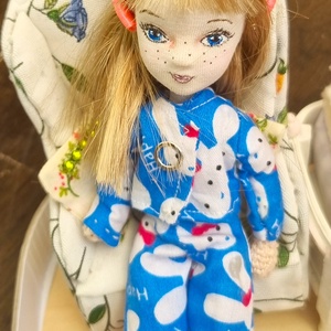 Zsuzsu baba ,bőröndben hordozható házzal,ruhatárral - játék & sport - baba & babaház - baba - Meska.hu