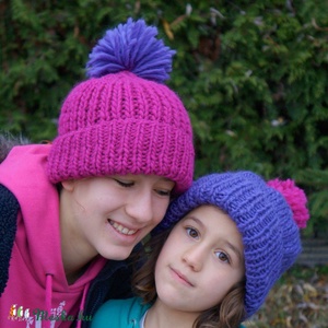 Bojtos lila-rózsaszín sapka - ruha & divat - sál, sapka, kendő - sapka - Meska.hu