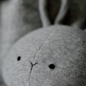 Névre szóló plüss Nyúl Nyuszi Fekete Fehér Játék Plüssjáték Plüss figura Csíkos - játék & sport - plüssállat & játékfigura - nyuszi - Meska.hu