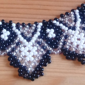 Fekete-fehér-ezüst ukrán mintájú nyaklánc - ékszer - nyaklánc - nyakpánt, gallér - Meska.hu