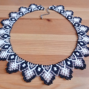 Fekete-fehér-ezüst ukrán mintájú nyaklánc, Ékszer, Nyaklánc, Nyakpánt, gallér, Gyöngyfűzés, gyöngyhímzés, Ékszerkészítés, MESKA