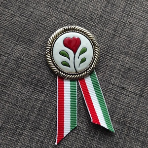 Kokárda - ékszer - kitűző és bross - Meska.hu