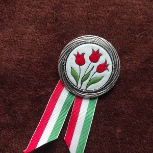 Kokárda, Ékszer, Kitűző és Bross, Fémmegmunkálás, Tűzzománc, MESKA