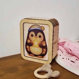 Pingvines éjjelilámpa babaszobába � natúr fa kivitelben - baba - mama - babaszoba dekoráció - éjszakai fény - Meska.hu
