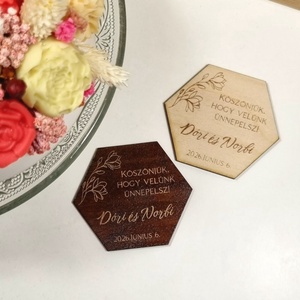 Egyedi fa hűtőmágnes esküvői köszönetajándék, Esküvő, Emlék & Ajándék, Köszönőajándék, Famegmunkálás, MESKA