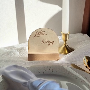 Félköríves gravírozott asztalszám, Esküvő, Dekoráció, Asztaldísz, Famegmunkálás, MESKA