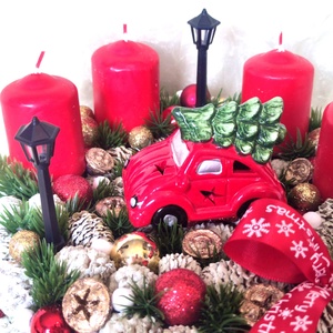 Piros-arany-zöld adventi asztaldísz ledes kisautóval - karácsony - adventi díszek - adventi asztaldísz - Meska.hu