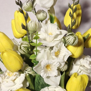 Tulipános tavaszi asztaldísz-sárga,fehér - otthon & életmód - dekoráció - asztal és polc dekoráció - asztaldísz - Meska.hu