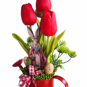 Piros tulipánok kannában-Nyúl Péterrel - otthon & életmód - dekoráció - asztal és polc dekoráció - asztaldísz - Meska.hu