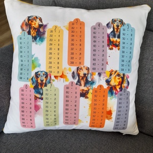 Szorzótáblás plüss díszpárna tacsis - Meska.hu