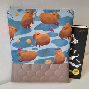Könyvtok capibara mintás bézs vízálló , Könyv & Zene, Könyvtok, Varrás, MESKA
