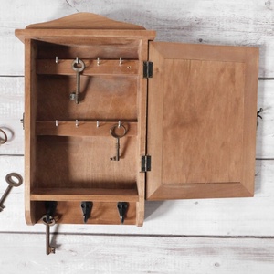 Barna Krétával írható fa kulcstartó szekrény és üzenőtábla - otthon & életmód - dekoráció - fali és függő dekoráció - fali kulcstartó - Meska.hu