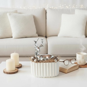 Karácsonyi asztaldísz  ezüst szarvas fehér kerámia kaspóban - karácsony - karácsonyi lakásdekoráció - ünnepi asztaldekoráció - Meska.hu