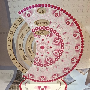 Öröknaptár 25cm rózsaszín mandala mintával fehér alapra - otthon & életmód - dekoráció - fali és függő dekoráció - falinaptár & öröknaptár - Meska.hu