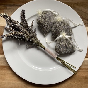 Szárított levendula tasakban - otthon & életmód - dekoráció - virágdísz és tartó - csokor & virágdísz - Meska.hu