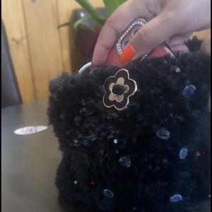 Egyedi, horgolt táska gyöngy díszítéssel � fekete, Táska & Tok, Kézitáska & válltáska, Válltáska, Horgolás, MESKA