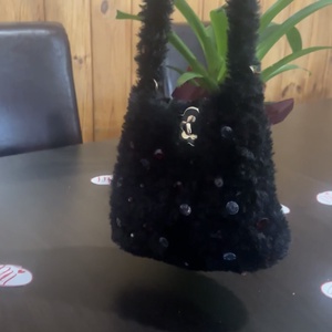 Egyedi, horgolt táska gyöngy díszítéssel � fekete - táska & tok - kézitáska & válltáska - válltáska - Meska.hu