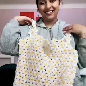 Horgolt virágos felső - ruha & divat - női ruha - póló, felső - Meska.hu