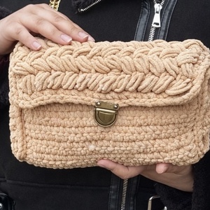 Nicoletta Horgolt Táska-kézzel készült női válltáska, láncos pánttal - táska & tok - kézitáska & válltáska - alkalmi táska - Meska.hu