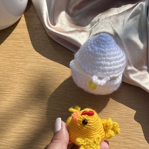 Horgolt húsvéti csibe tojásban � kézműves húsvéti dekoráció - játék & sport - plüssállat & játékfigura - más figura - Meska.hu