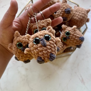 Horgolt bagoly kulcstartó � Kézműves amigurumi bagoly, egyedi ajándék - táska & tok - kulcstartó & táskadísz - kulcstartó - Meska.hu