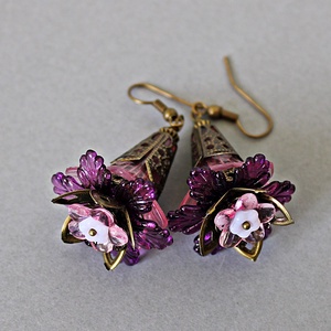 Fuxia - fleur design fülbevaló, lila virágfülbevaló, bohém fülbevaló, boho stílusú fülbevaló, fesztiválékszer, hippi - ékszer - fülbevaló - lógó fülbevaló - Meska.hu