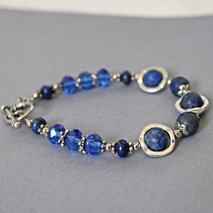 Galaxy - karkötő lapis lazulival, rusztikus karkötő, kék ásvány karkötő,  - ékszer - karkötő - gyöngyös karkötő - Meska.hu