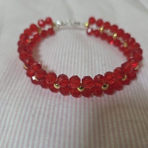 Gyöngyből készült piros karkötő  - ékszer - karkötő - gyöngyös karkötő - Meska.hu