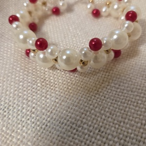 Fehér-piros karkötő  - ékszer - karkötő - gyöngyös karkötő - Meska.hu