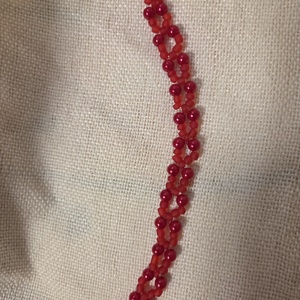 Piros gyöngyből készült karkötő, Ékszer, Karkötő, Gyöngyös karkötő, , MESKA