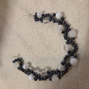 Gyöngyből készült fekete-fehér karkötő , Ékszer, Karkötő, Gyöngyös karkötő, , MESKA