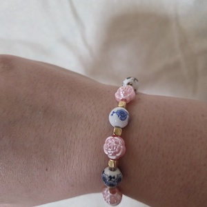 Színes tavaszi virágok -gyöngy karkötő - ékszer - karkötő - gyöngyös karkötő - Meska.hu