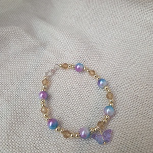 Tavaszi pillangó Ibolya gyöngyből készült karkötő - ékszer - karkötő - gyöngyös karkötő - Meska.hu