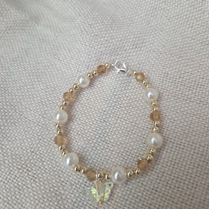 Tavaszi pillangó Szellő gyöngyből készült karkötő, Ékszer, Karkötő, Gyöngyös karkötő, Gyöngyfűzés, gyöngyhímzés, MESKA