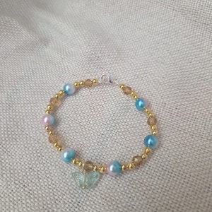 Tavaszi pillangó Menta gyöngyből készült karkötő - ékszer - karkötő - gyöngyös karkötő - Meska.hu